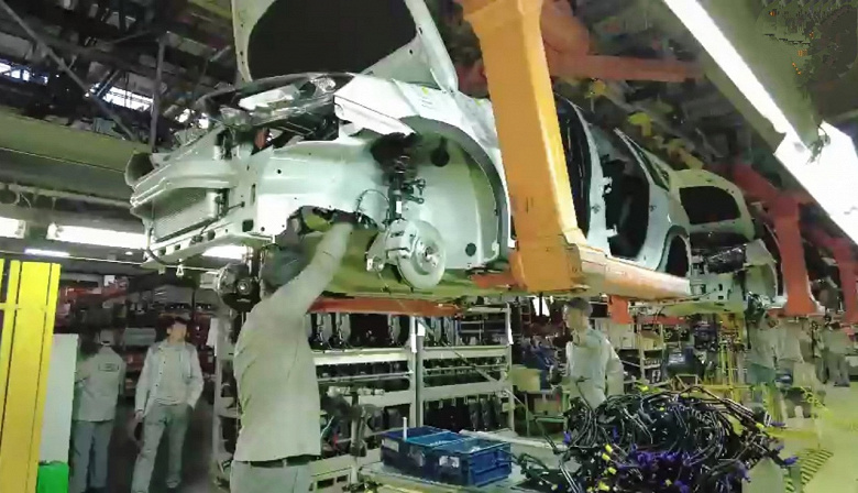 Нужно больше Lada Granta. АвтоВАЗ увеличит производство своей самой популярной модели