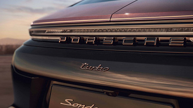 Топовый Porsche Panamera 2024 получил позолоченный кузов