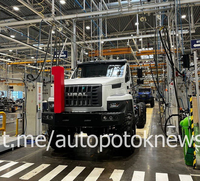 На бывшем российском заводе Volvo вновь начали выпускать машины. Это «Уралы»