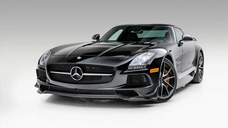 Редкий Mercedes-Benz SLS AMG выставили на продажу. Ставки взлетели выше полумиллиона долларов