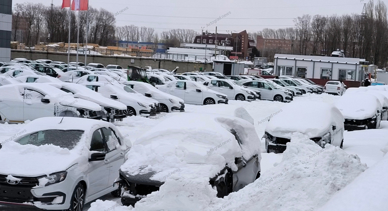 Выпуск новой Lada Vesta Sportline приостановлен: нет кузовов и подушек безопасности