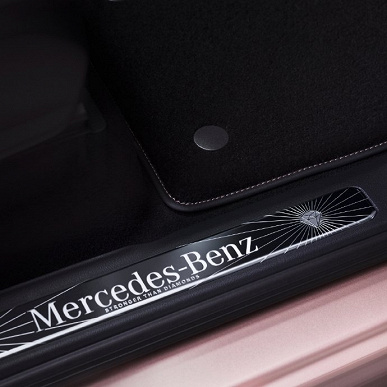 Подарок на 14 февраля за 353 тыс. долларов. Представлен бриллиантовый «Гелендваген» Mercedes-Benz G500 Stronger Than Diamonds