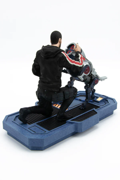 Shepard from the Mass Effect trilogy is back, but not with a new game. BioWare introduced a pair of premium figures