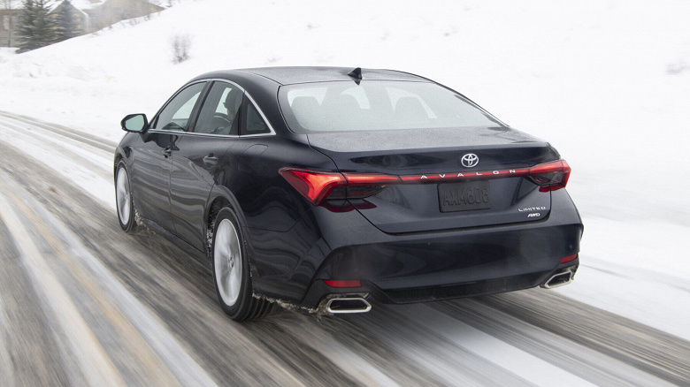 В России подешевел самый надежный седан в мире по версии iSeeCars. Большая Toyota Avalon теперь доступнее Toyota Camry